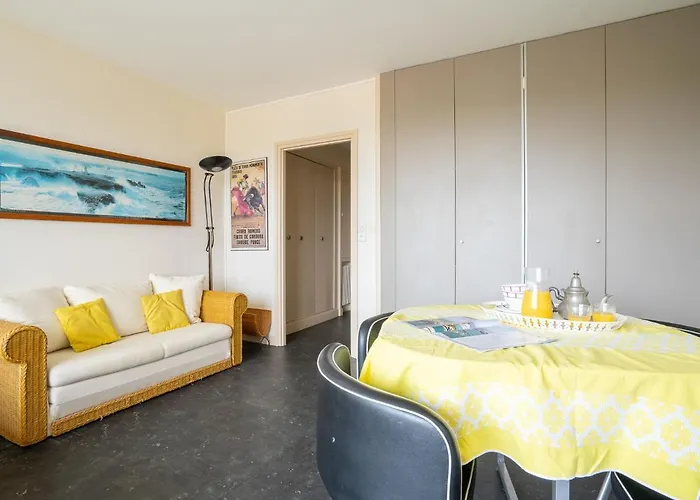 Chateau D'arcadie-1 By Interhome Lägenhet